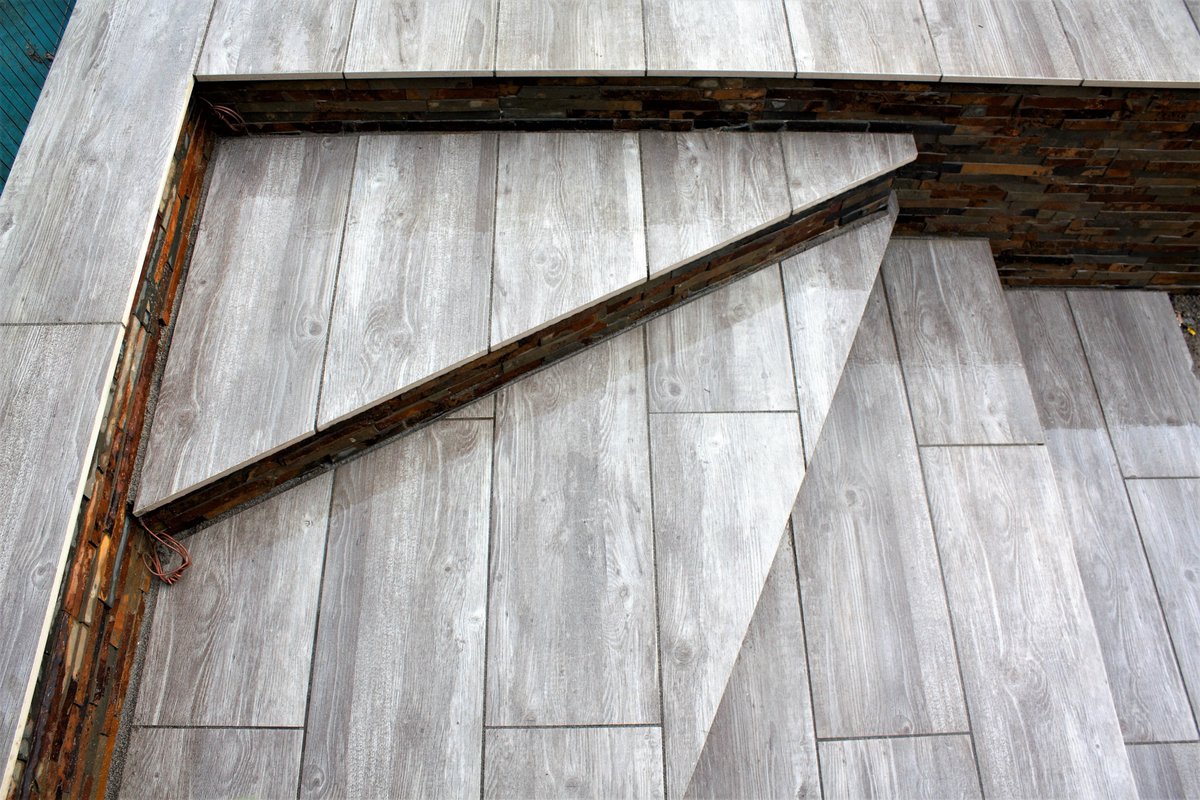 groundcraft_pro's tweet photo. One of our most recent project completed using Symphony Birch Planks and Copper slate veneer walling. #groundcraft #marshallsregister https://t.co/j5po1WJGpO