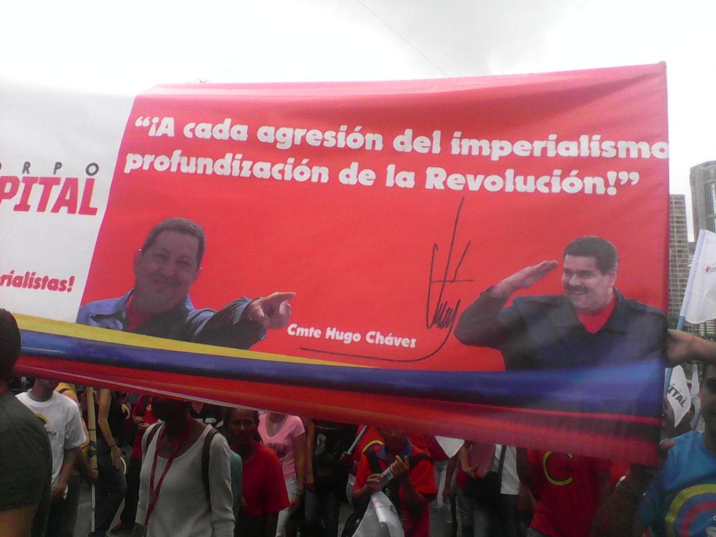 CORPOCAPITALCST's tweet photo. Trabajadores de Corpocapital en el cierre de campaña La constituyente si VA 
 #ClaseObreraActiva https://t.co/WGMeWwmCIp