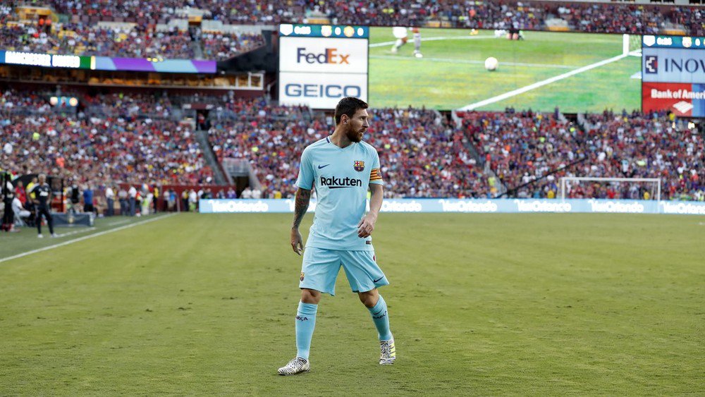 fcbarcelona_fra's tweet photo. 📷 Les images insolites de la victoire du Barça contre Manchester à Washington ! (1-0) #BarçaUSTour #BarçaManU https://t.co/PBjWm4Bjci