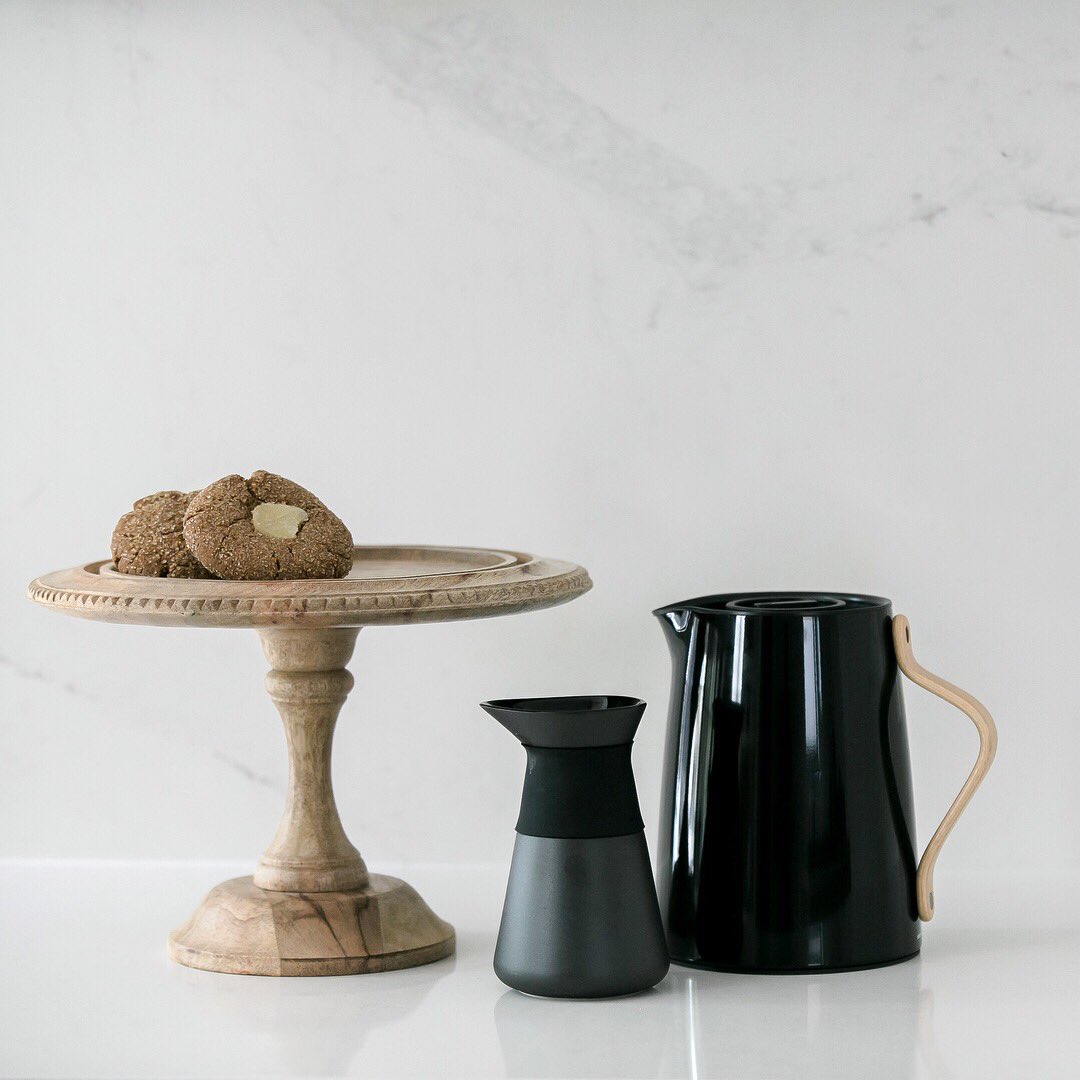 CaesarstoneCA's tweet photo. We've got your backsplash! @latitudecountertops gives us #tips and #inspiration for your next full height backsplash https://t.co/WbUN3G09ZJ https://t.co/4qSe1qt2pJ