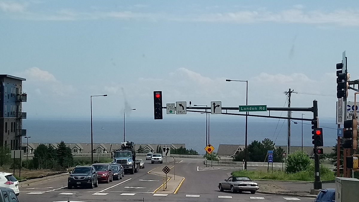 Travelswithpick's tweet photo. First glimpse of Lake Superior, will have to come back when dogs aren't so tuckered out#DogPark #MN #Duluth #Fireball #Sangria https://t.co/3Zqoa611Gi