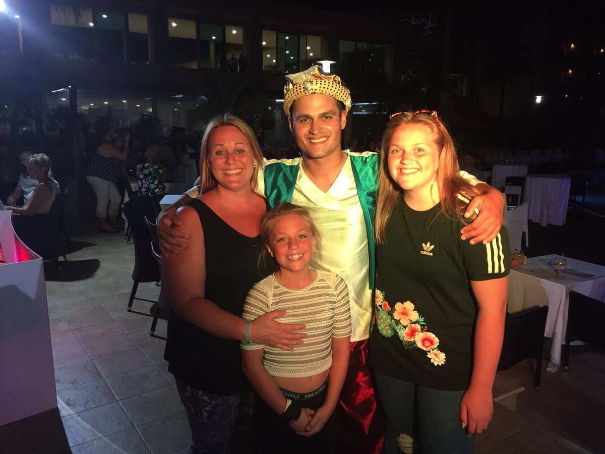 Ellie Hills (@EllieHills1) | Twitter