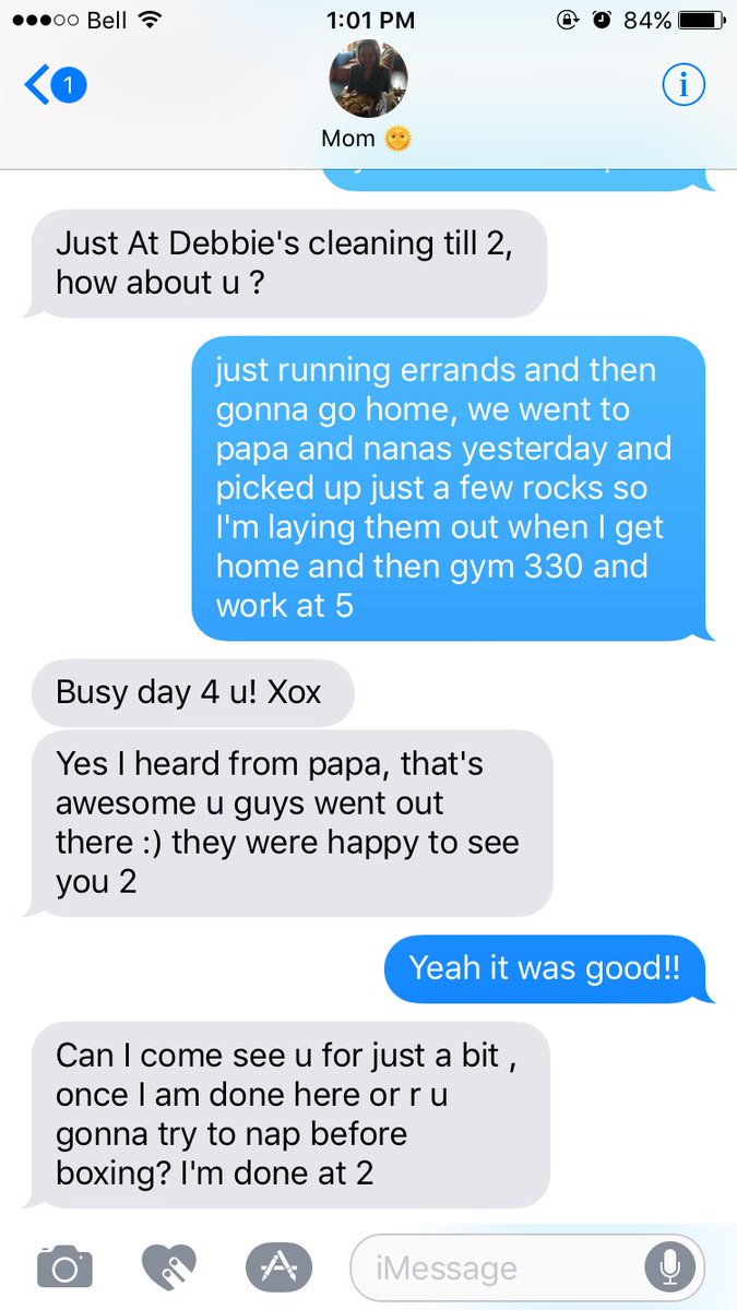 kfinnie_'s tweet photo. When ur moms are more clingy then ur bfs🙃 @KaelyJohnson https://t.co/iJaQEAeWPk