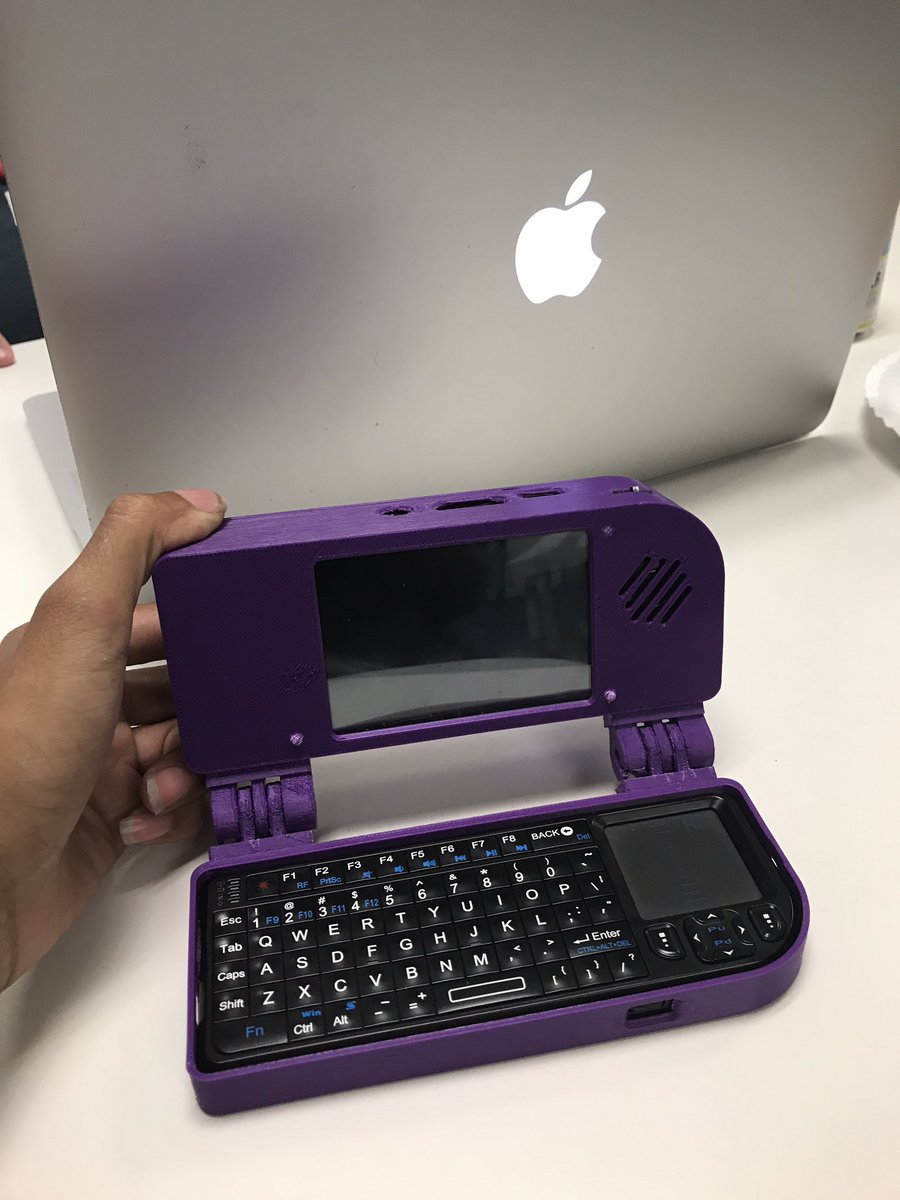 MadameMiso's tweet photo. #TBT #HacksterLive on #Z80 and learning about how the original #gameboy was #designed @hacksterio @stationhouston #hacknsnacks #hacknsnacks https://t.co/4usUoS7eKH