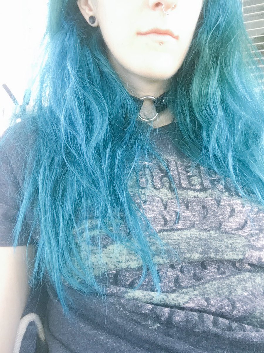 valianea's tweet photo. Blue hair. Don't care. https://t.co/8gODJIjPrv