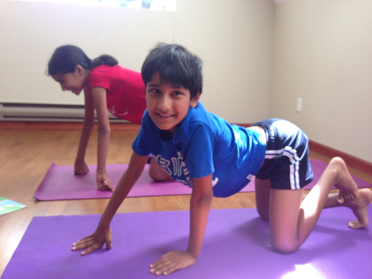 1/2 Wonderful relaxing yoga session with <a href="/JuliaOTYOGI/">Julia Ward</a> this morning! Perfect way to start the day - kids love animal poses! <a href="/HeartsatPlay/">Hearts at Play Move, Learn, Bloom</a>