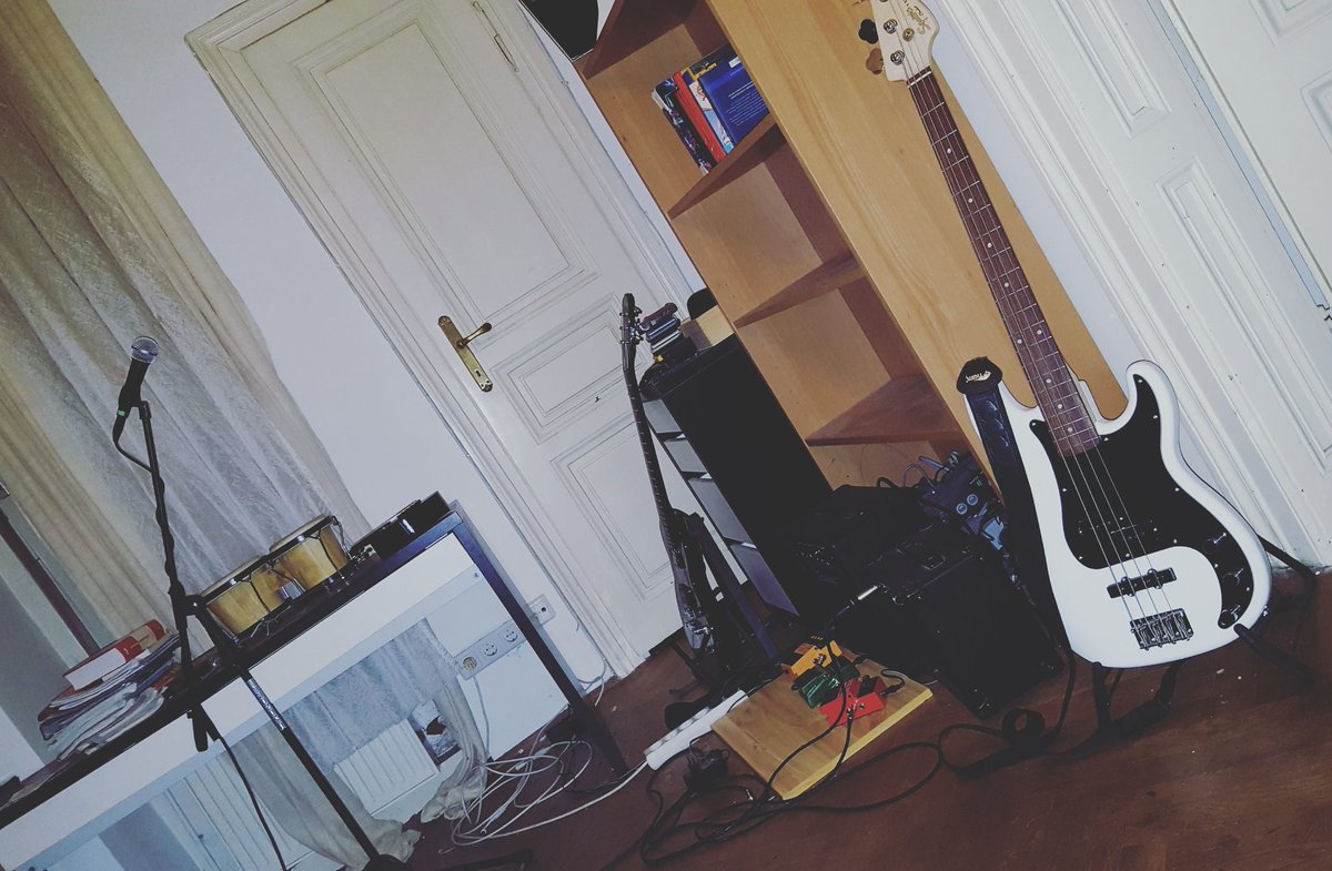 _IN_MY_SANITY_'s tweet photo. Workin'
🤘
#inmysanity #band #songs #album #punk#guitar #bass #drums#vocals #johnnyfuckguitar #lucyfuckbass #floliebtseinedrums #keeponrockin https://t.co/JS6917Myp7