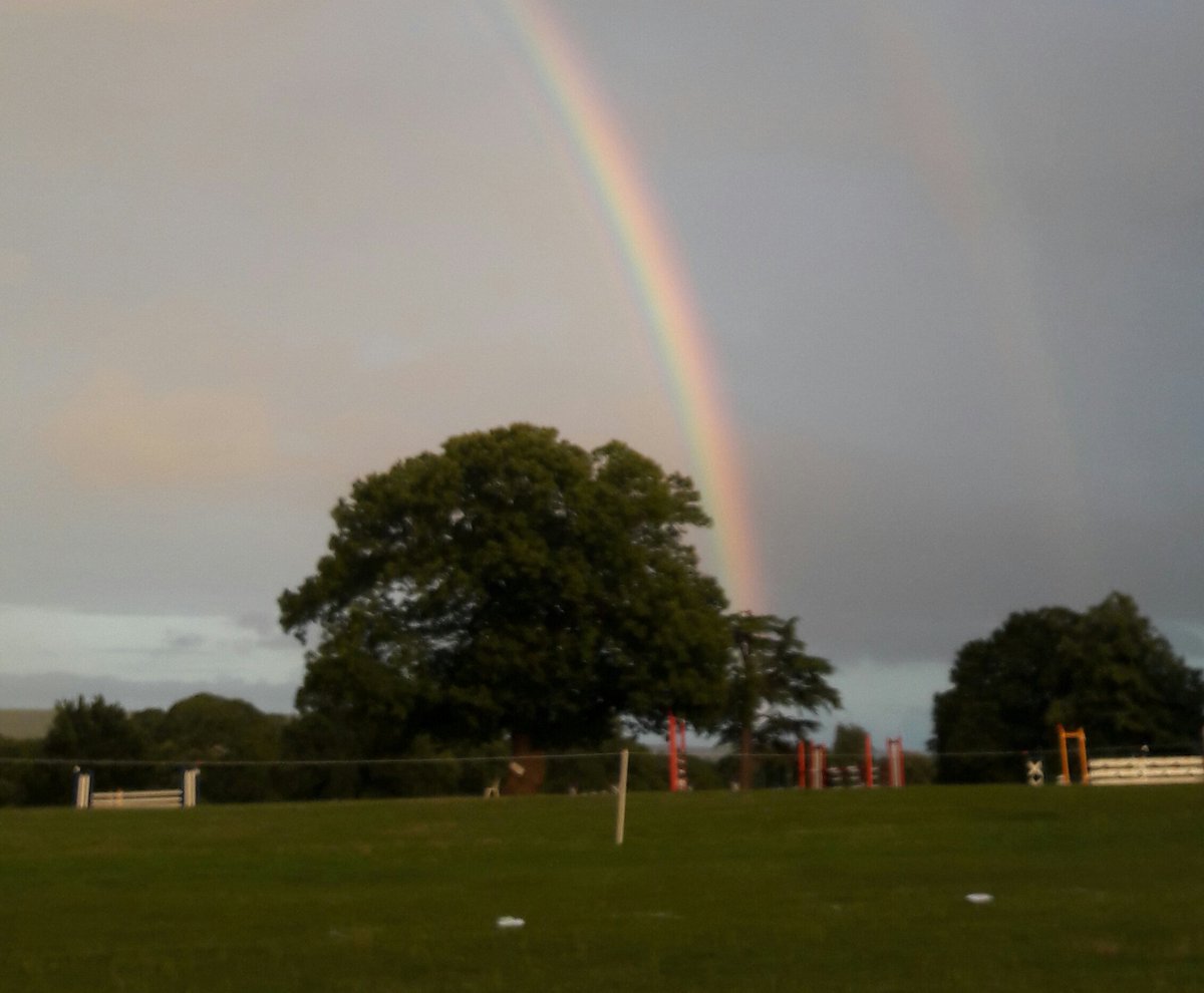 HensonHorse's tweet photo. Rainbow over @ChilhamPark ahead of @BEventing this weekend. Good luck all riders. Thanks to all @BEVolunteers #eventing2017 https://t.co/Nfw4szUZ9s