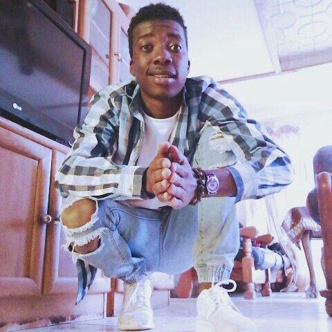 GoldenStarBoy6's tweet photo. #NewProfilePic https://t.co/AOTIUh0zk4