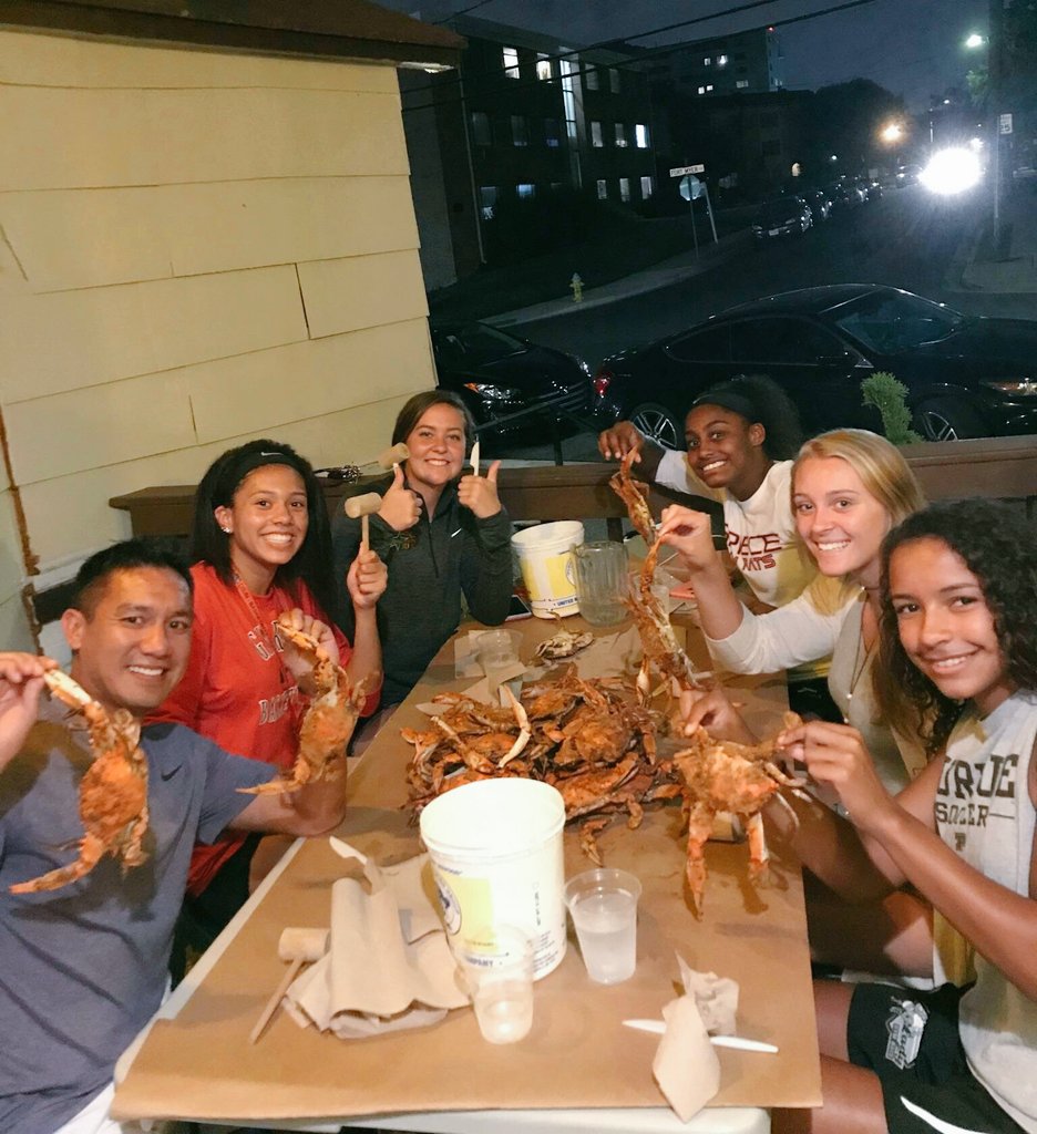 dannyriego's tweet photo. #ILGR EYBL 1-0 2x in Eating! QuarterDeck for a Maryland Crab Feast in DC #Win. Gus's World Famous Fried Chicken in ATL #Win. #wheninRome https://t.co/JfAeW4xLzV