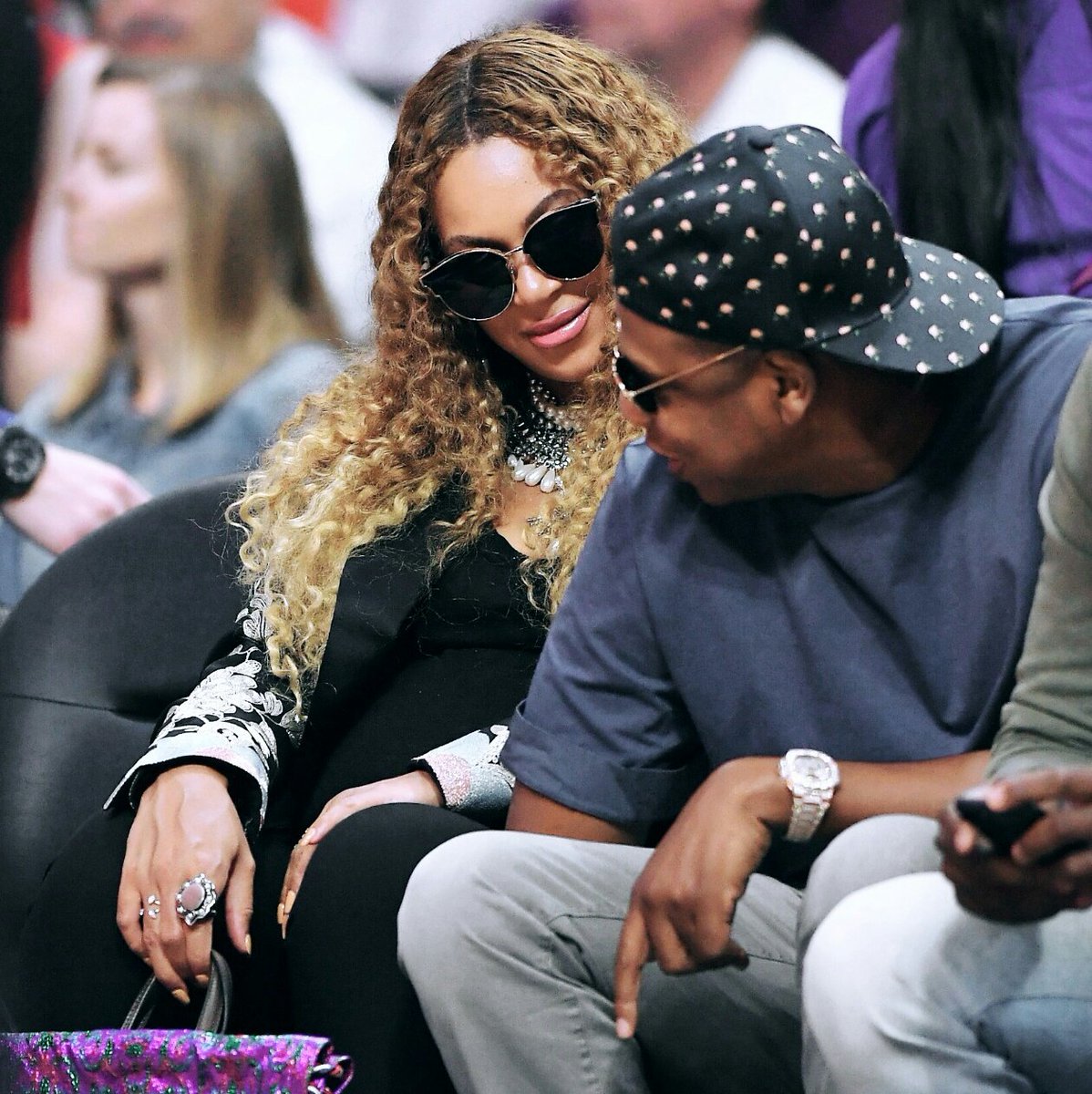 akordeiyonce's tweet photo. #MTVHottest Beyonce https://t.co/a90EtrQfh1