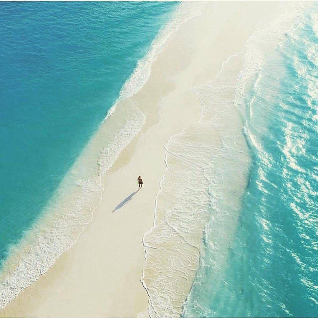 BucketListFeed's tweet image. Go to the Maldives 🇲🇻 😍