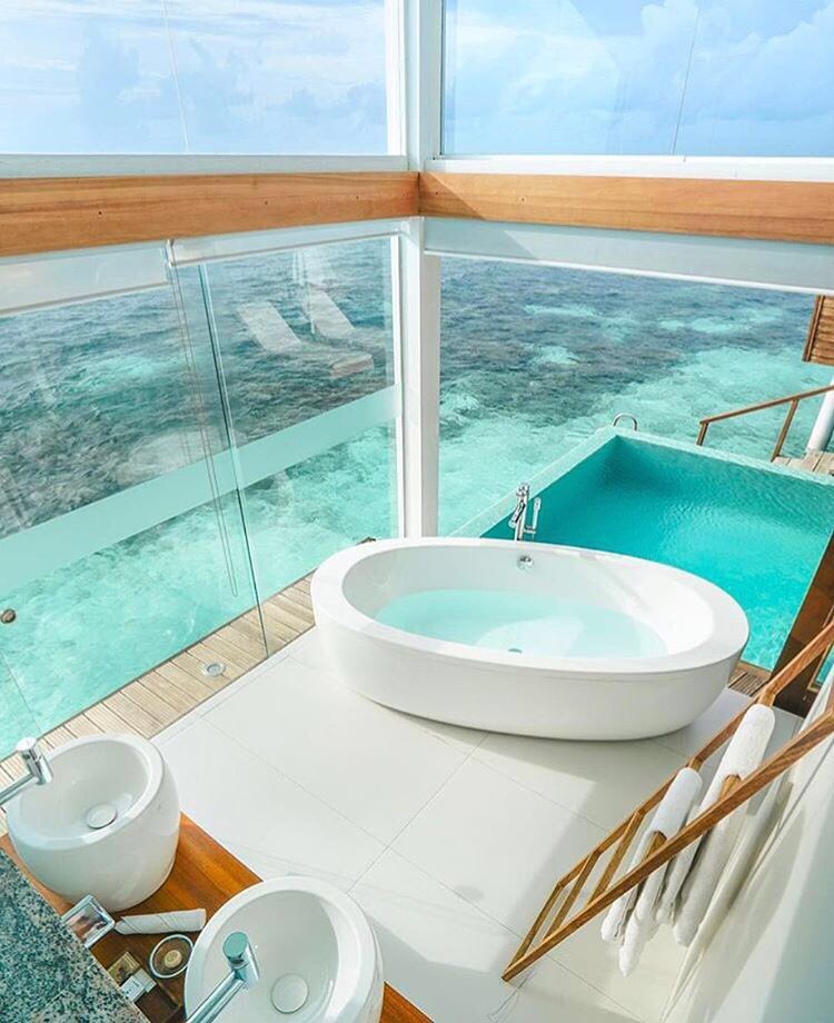 BucketListFeed's tweet image. Go to the Maldives 🇲🇻 😍