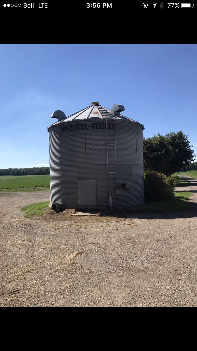 Pletschy94's tweet photo. NH 900 with 2 row corn head &amp; 2nd cut hay &amp; straw round bales call Larry 5192717649. J&amp;M 525 &amp; 3 grain bins, 1 with air call Gary 5192743807 https://t.co/FMbkns9hUC