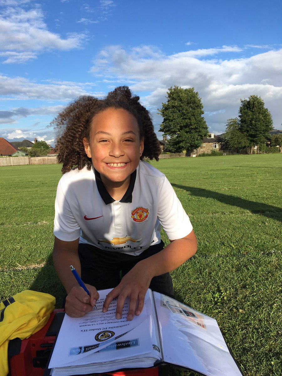 LFCU10s's tweet photo. #TransferThursday
More #RecordBreaking Spending @linthwaitejfc 60,000,000 #million

6 Players #signed today, here's 3 of them!

#Part2 https://t.co/mTgYM4m1j9