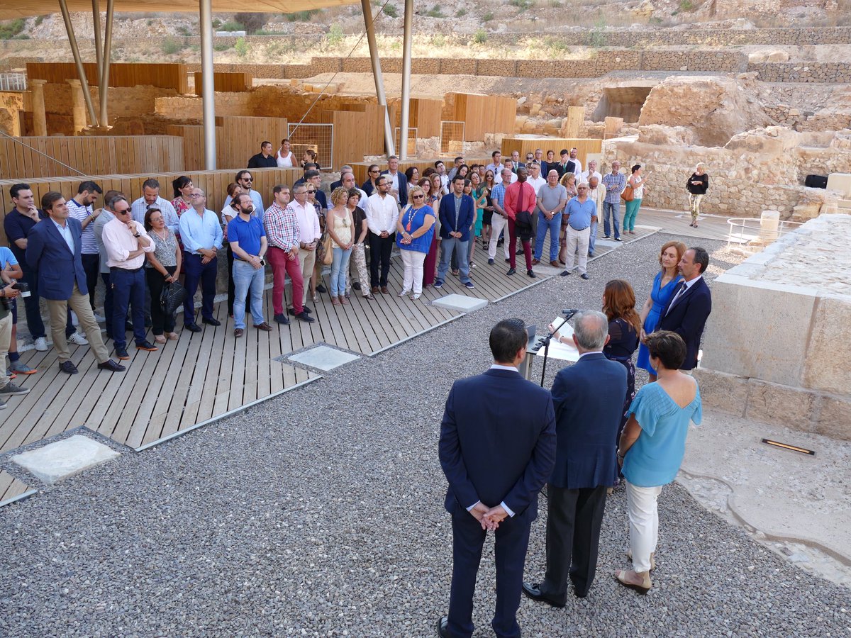 psoe_ct's tweet photo. .@AnabCastejon, @JPedroTorralba, @pacoaznargarcia, @DavidMtnezNogue y @carmenmdelamor en la inauguración del #TemploDeIsis. #Cartagena https://t.co/DLygDsp7xT