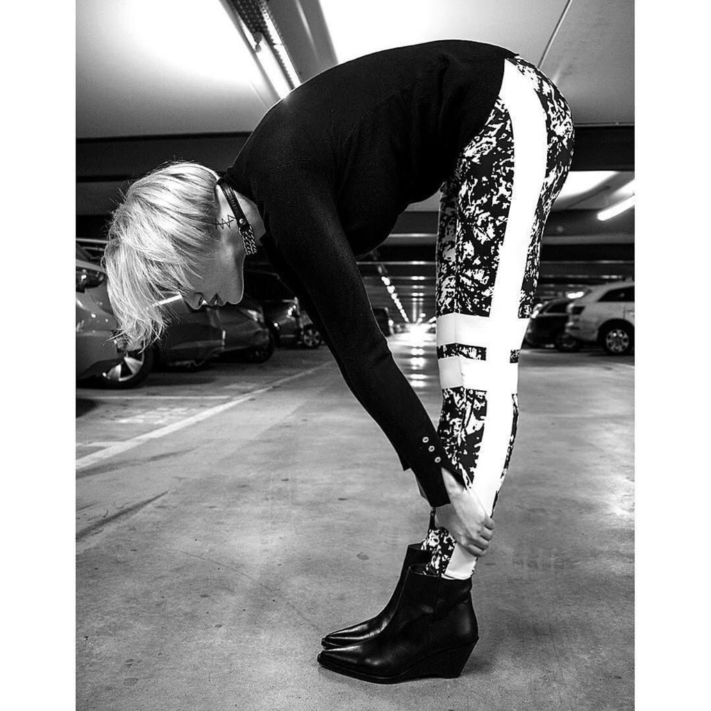 bonvirage's tweet photo. GRUNGE LINES style by @bonvirage looks great on @izzyart. Discover more at our new store partner @massivesport. #bonvirage #bonviragebabe #… https://t.co/qBCp5p7E84