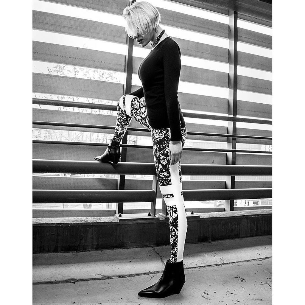 bonvirage's tweet photo. GRUNGE LINES style by @bonvirage looks great on @izzyart. Discover more at our new store partner @massivesport. #bonvirage #bonviragebabe #… https://t.co/2hnkmo72Ou