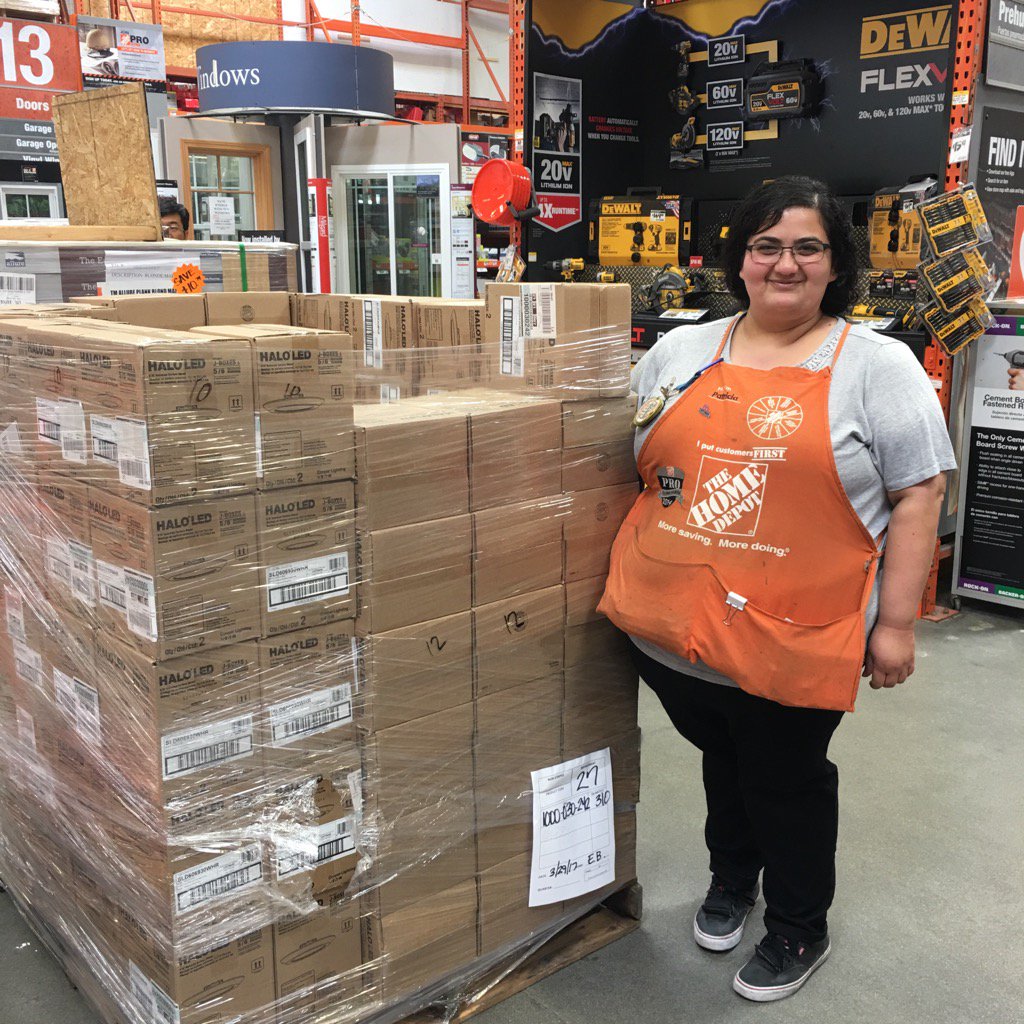 Dbarbieri0642's tweet photo. Our PASA Pati just sold 500 Halo LED. $13,600! Awesome job Pati 👍@SeanDon0642 https://t.co/wLFIF5Y3kk