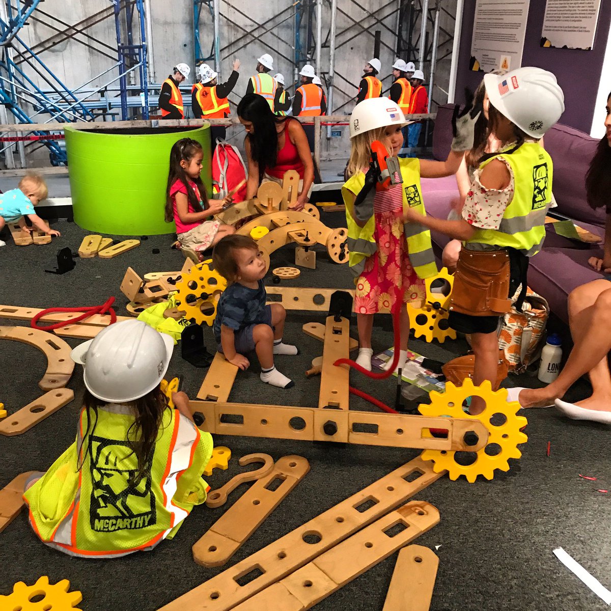 There are no right or wrong ways to play, learn and build on the <a href="/Rigamajig/">Rigamajig</a>. What a great team these museum visitors make! #ideamuseum