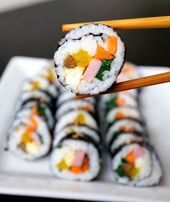 Our #quality #marketing and #socialmedia services can help your #restaurant get on a #roll! Take a look at our #website today!