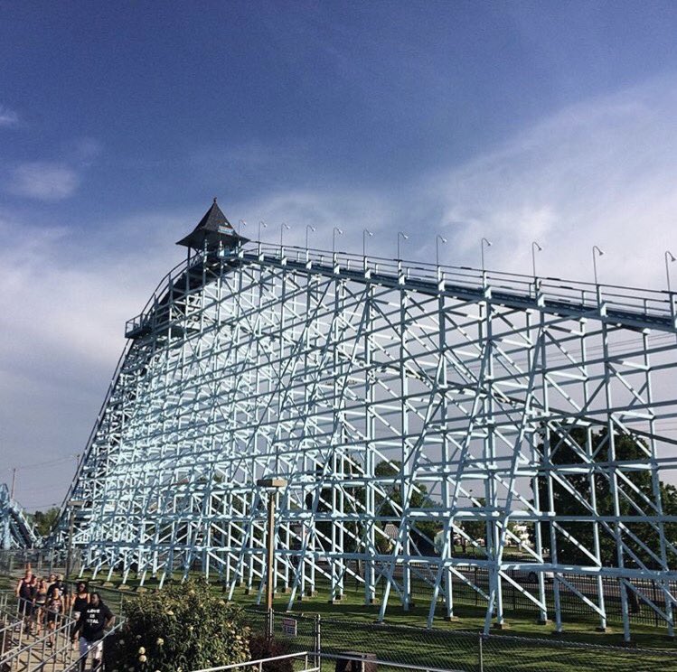 beckyjodowning's tweet photo. Thankful for my internship with @cedarpoint this #NationalInternDay! #thrillmaker https://t.co/GIHEFwvUli