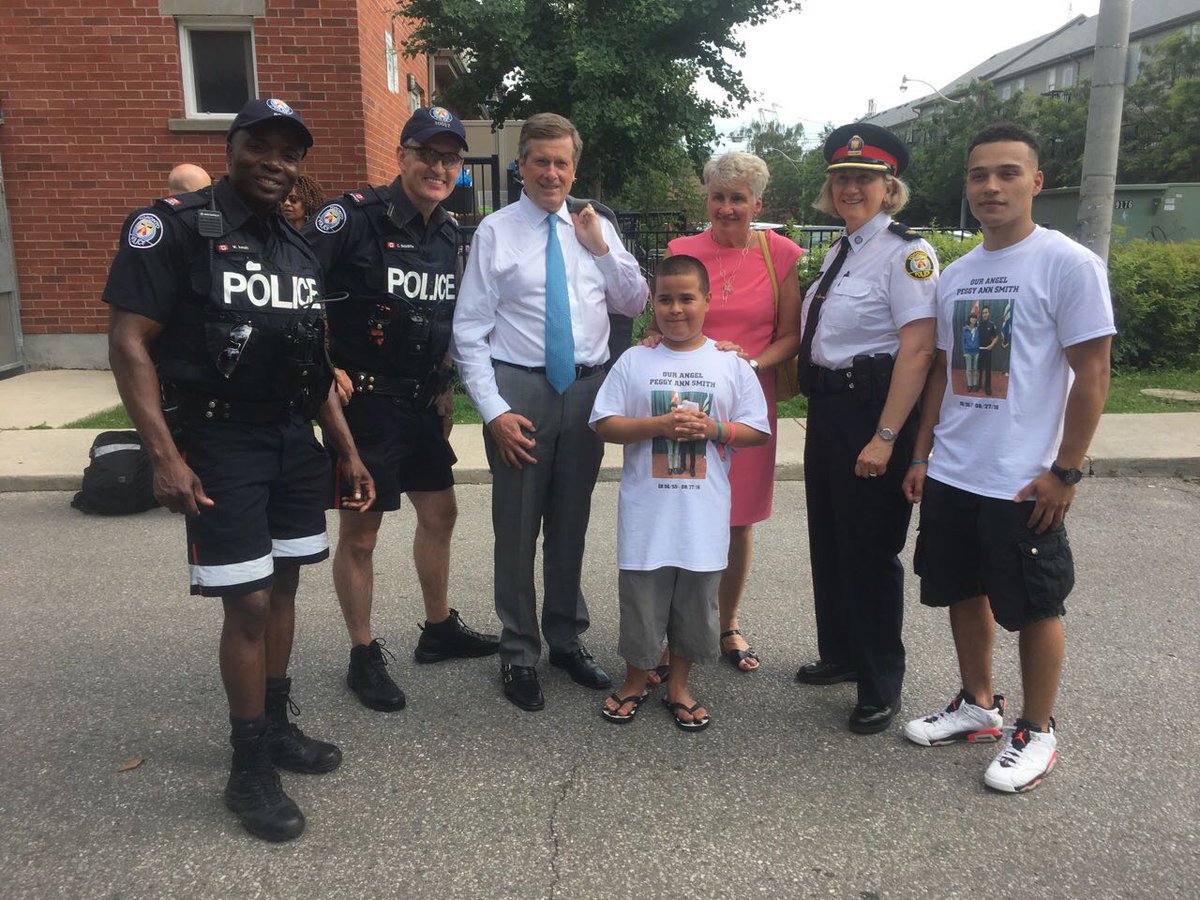FISBrad's tweet photo. #PSRT Serving the community with @JohnTory @tpsmclean https://t.co/t62MAqCM84