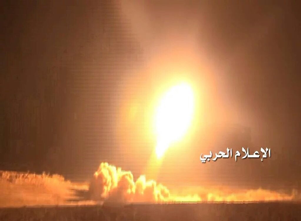 tarikyemen's tweet photo. هنا البراكين هبت من مضاجعها
تطغي وتكتسح الطاغي وتلتهم 
#اليمن صنعاء بعيدة قولوله #الرياض أقرب https://t.co/cFeRHAnINo