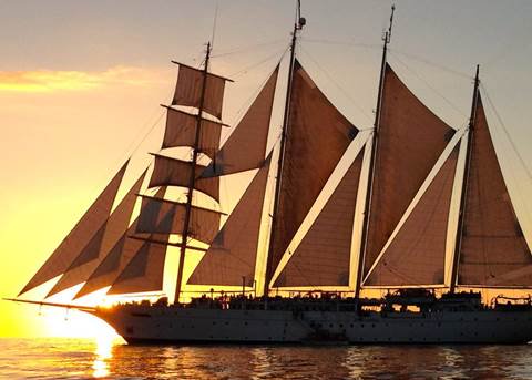 #SailingIntoTheSunset with
#StarClippers
#SunsetSail
#SunsetCruise
#sailing
#cruise
#ship
#StunningSunset
#StunningPhoto
#nauticalportal