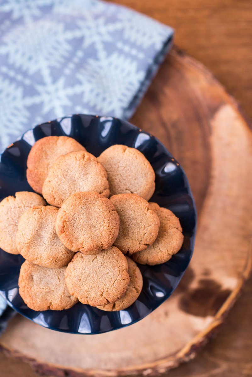 KetoLogicFuel's tweet photo. Gingersnap cookies are good for the soul, so we made a keto batch that's good for the body too!

#KetoLogic #GingerSnapCookies #FuelYourBest https://t.co/BvAcg3Ukwi