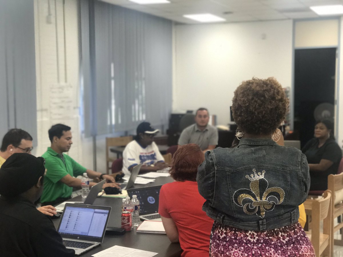 MisterA11's tweet photo. Read to grow, Speak to be heard, Write to be understood. We @madisonmarlins are empowering our students to become advocates #OnlyAtMadison https://t.co/lgHn741mnY