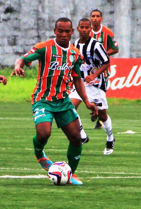 "Bombo" Medina marcó en la era ANAPROF 58 goles y en la <a href="/LPFpanama/">LPF TIGO</a> lleva 77 = "135 goles". A los que más le ha anotado: SPO (23) y TAU (20)