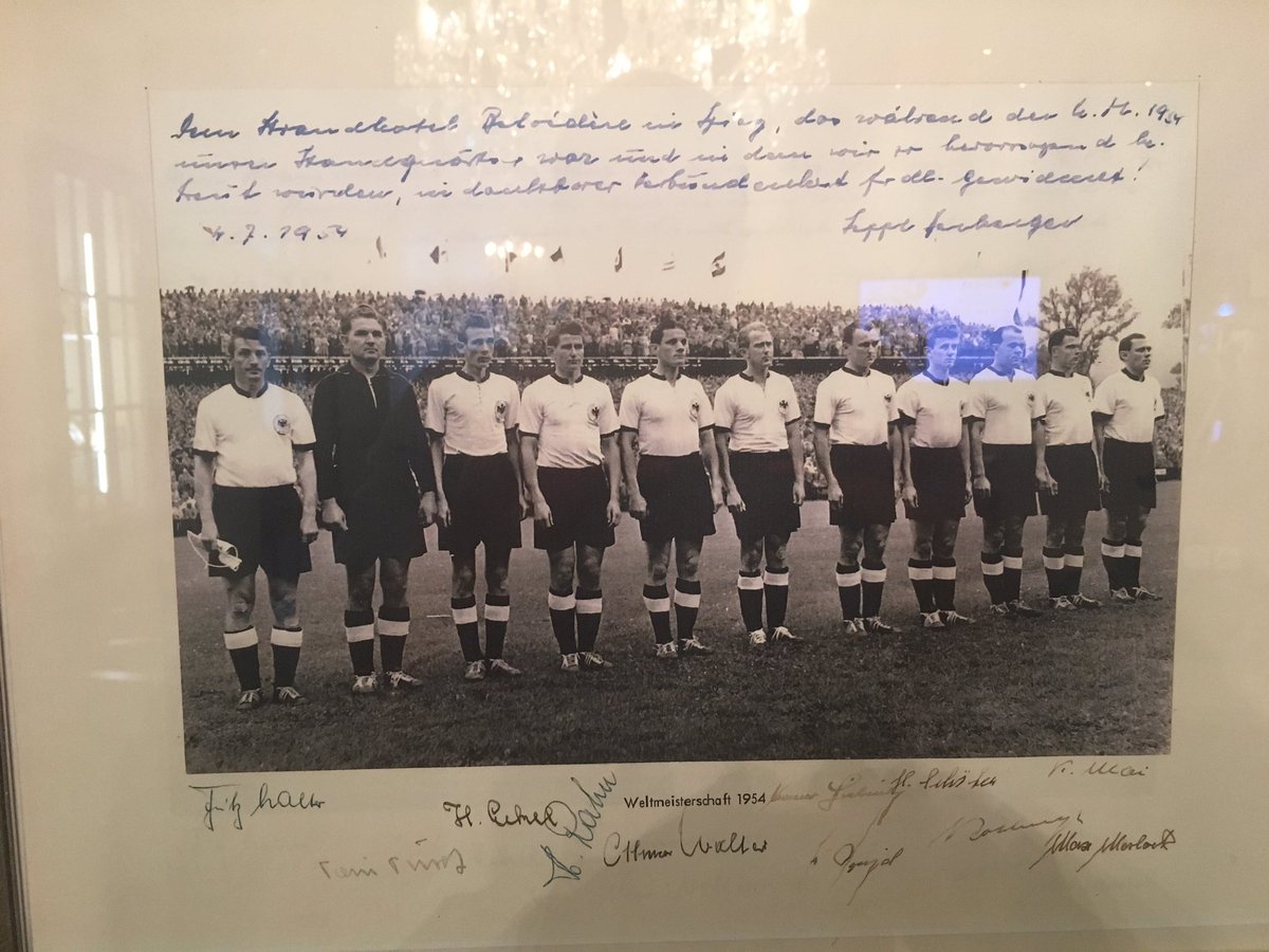 HeikoOldoerp's tweet photo. Vor-Ort-Recherche mit der Familie nach dem #GeistvonSpiez #WM54 #WundervonBern #HotelBelvedere #ThunerSee https://t.co/9XeZIpGgmN