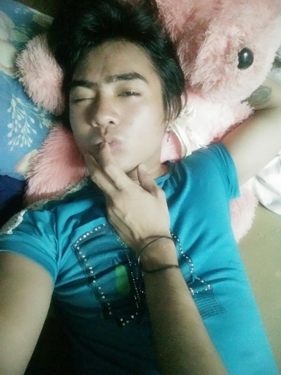 YePyae5's tweet photo. Good Night ေနာ္..... ေခ်႕လား https://t.co/gIGinU9vWg