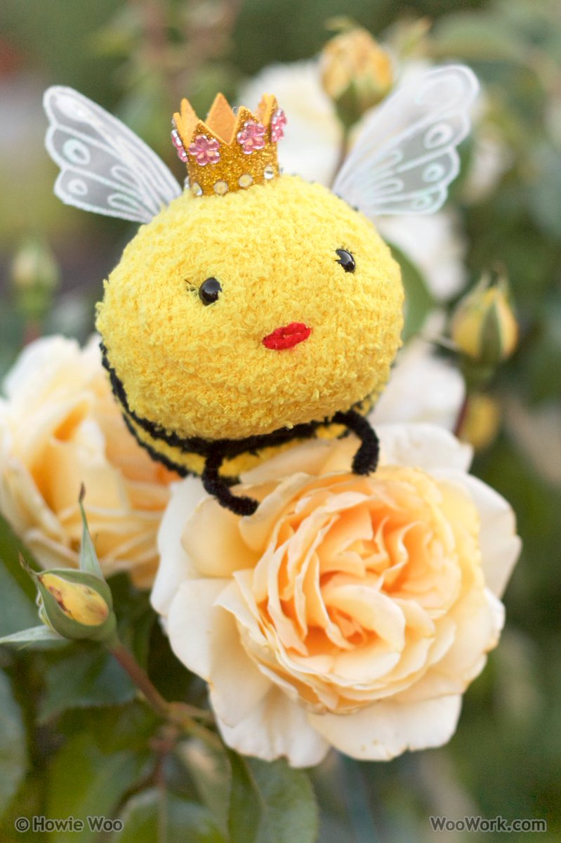 WooWork's tweet image. I sewed a 👑Queen Bee🐝 from a sock. The buzz at woowork.blogspot.ca/2017/07/sew-it…