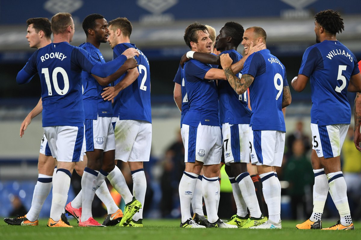 eirSport's tweet photo. Leighton Baines gave Everton a narrow lead from their #EuropaLeague first leg https://t.co/cwVio0AUpP #EFC #EVERUZ https://t.co/S0QeNaCAl8