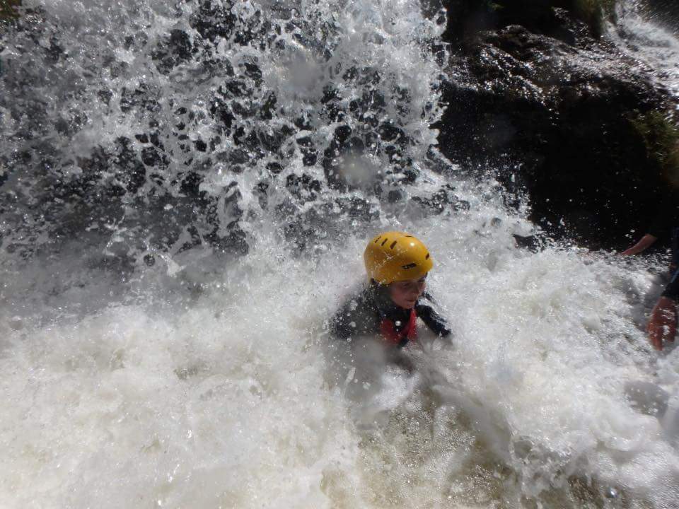 AndySpink1's tweet photo. #coasteering today #adventurekids with #hebrideanpursuits #schoolholidays #residentials #rosesproject #youthwork #schools #youthgroups https://t.co/92LDsdXxuZ