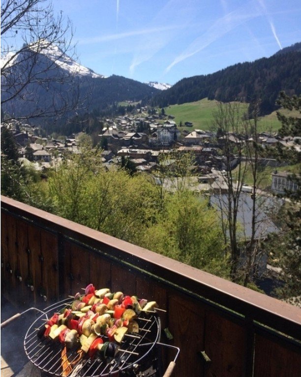 MelissaCookston's tweet photo. With a view like that, how do you focus on the food?!?! #Regram from @hofnarexperience #GrillWithAView #grillingWith a view like that, how … https://t.co/wsoXeIw15n