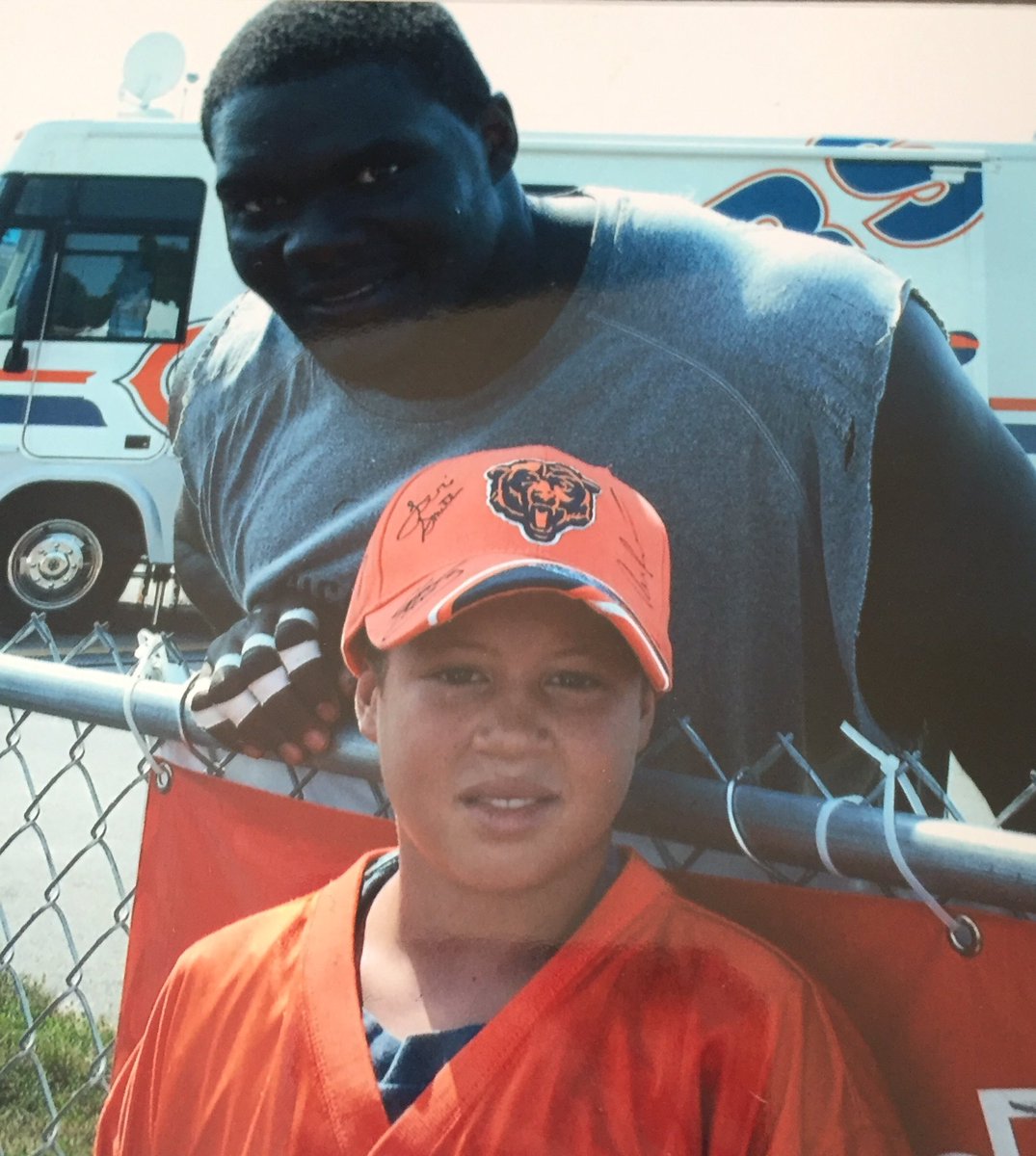 HalsneSandra's tweet photo. A few more throw backs ..Bears Camp Memories #littledanny #littletyler #tommiefingertape #dabears @Damiinal @Tommieharris90 @ChicagoBears https://t.co/cuT9rAhxct