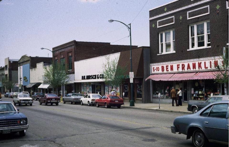 YourMadisonCo's tweet photo. This pic brings back good memories: https://t.co/R7xymgu0Gi https://t.co/29XFI8xFnR