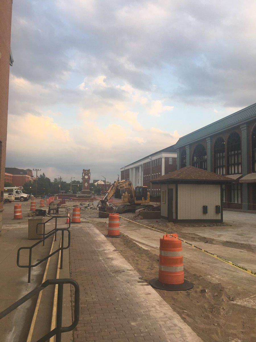 Opening up Front Street is going to revitalize downtown. I'm looking forward to its completion and happy to see this project under way!