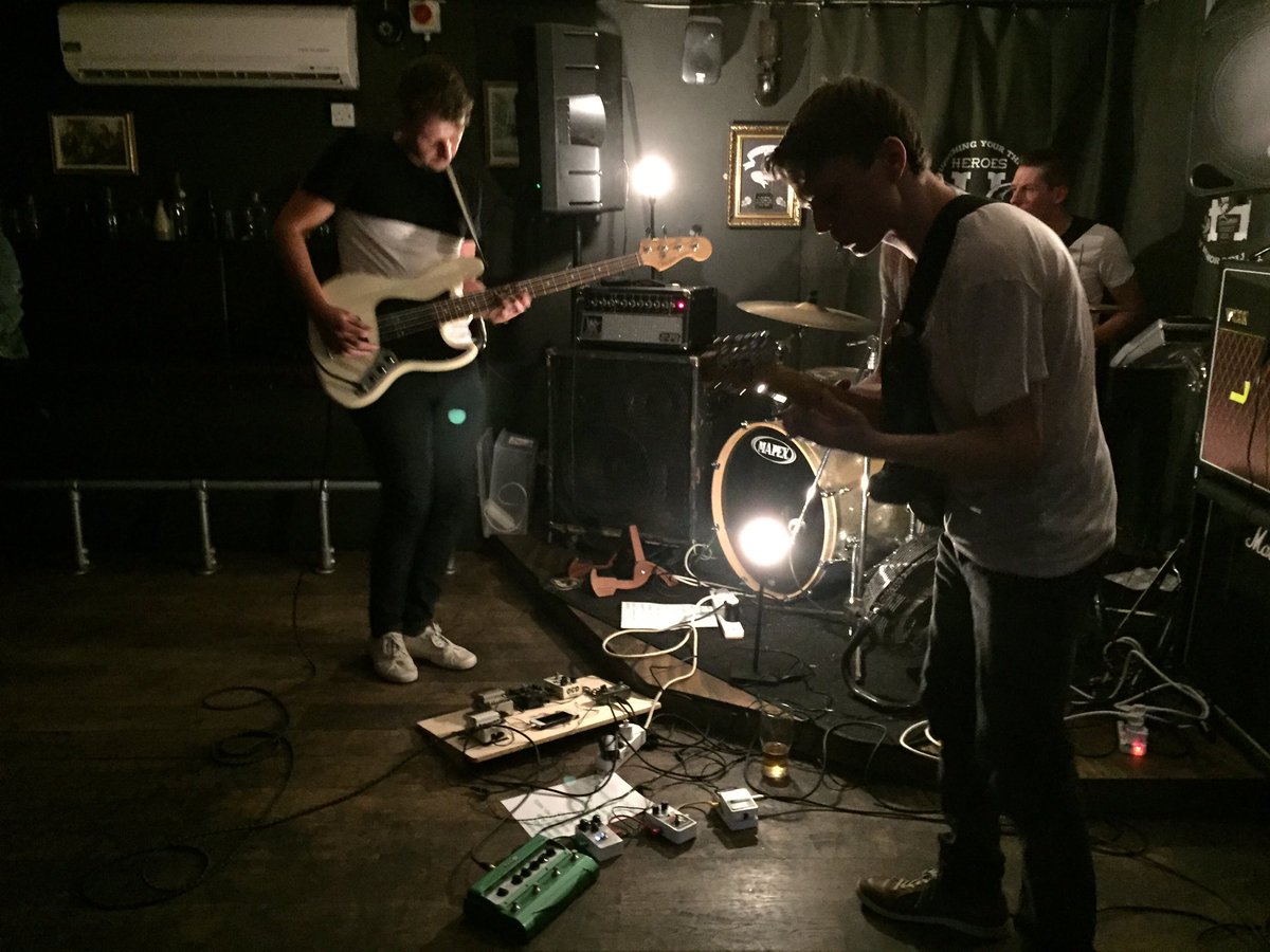 SurpriseAttacks's tweet photo. #sixhands @heroesworcester immersive. Hypnotic. Belgian. All ACE. End https://t.co/YDgeXAUdji