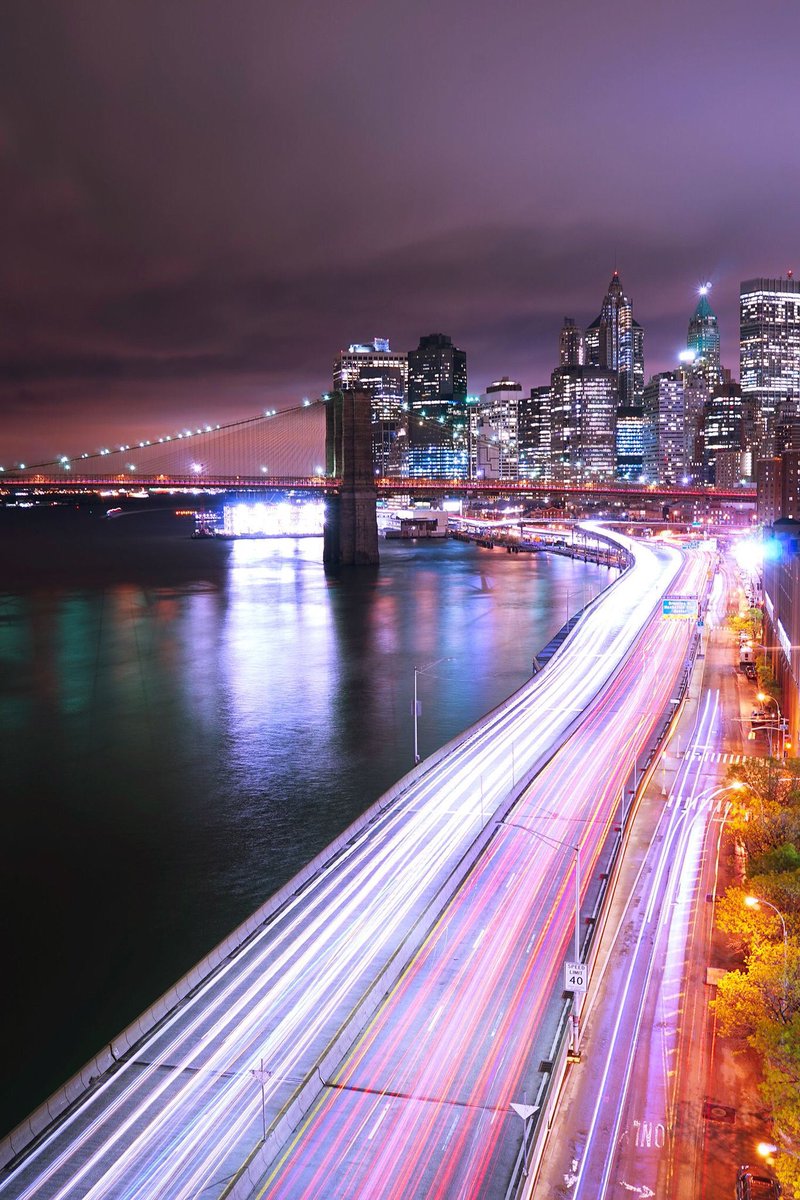 TraveIings's tweet photo. New York Nights 🌃 https://t.co/mYtQCC9cHH