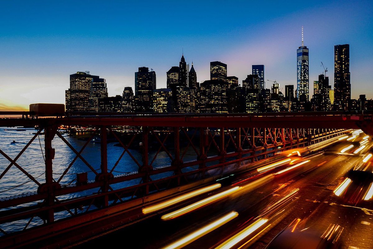 TraveIings's tweet photo. New York Nights 🌃 https://t.co/mYtQCC9cHH