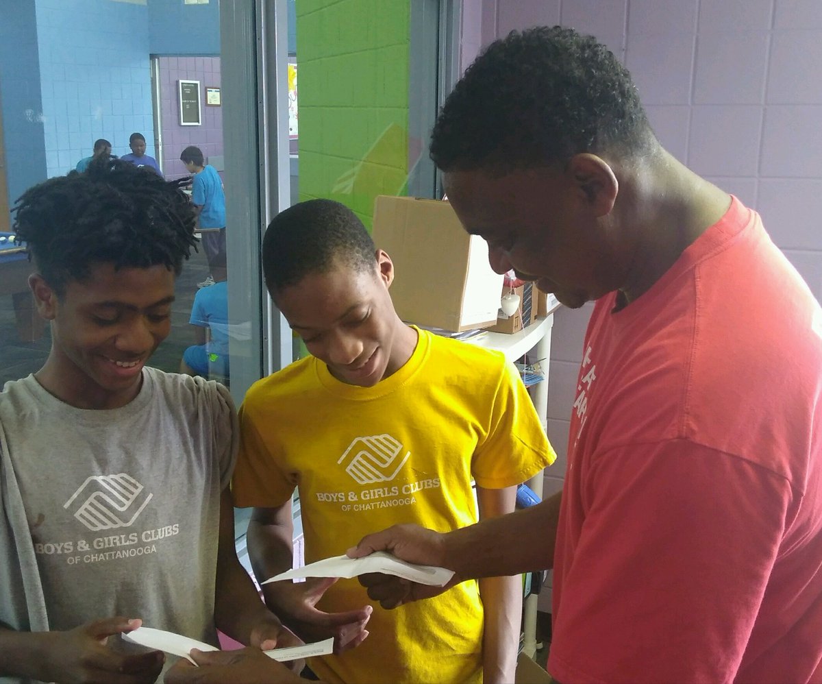 bgccha's tweet photo. Teens completing @bgccha  Youth Workforce Dev program paying off.  Participants receive their first paycheck. #Greatfutures https://t.co/aEaFcIuYmZ