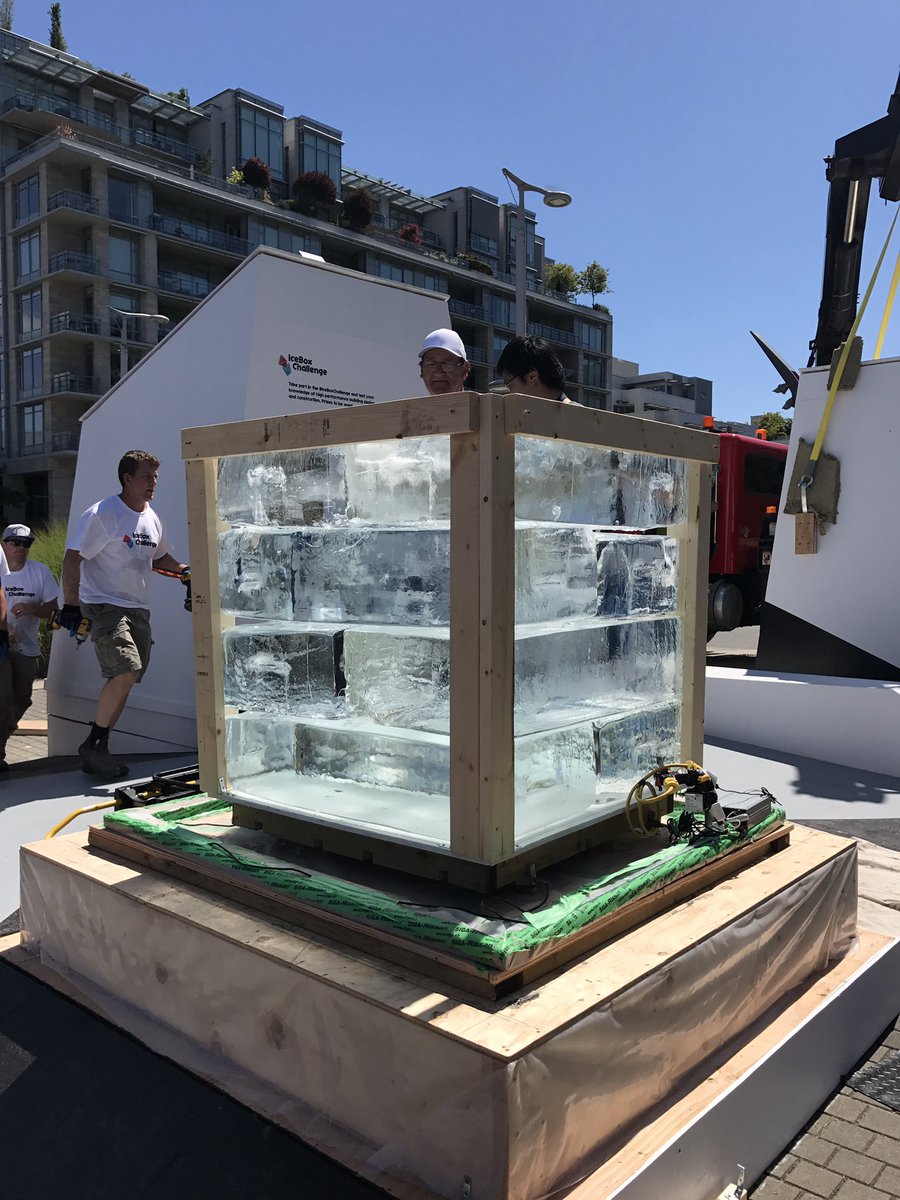 greenestcity's tweet photo. Two boxes, one block of ice each, 18 days in the sun, which one will melt the most? Take the #iceboxchallenge 
https://t.co/8xpLnXZQRi https://t.co/5BCwd8Mfsl