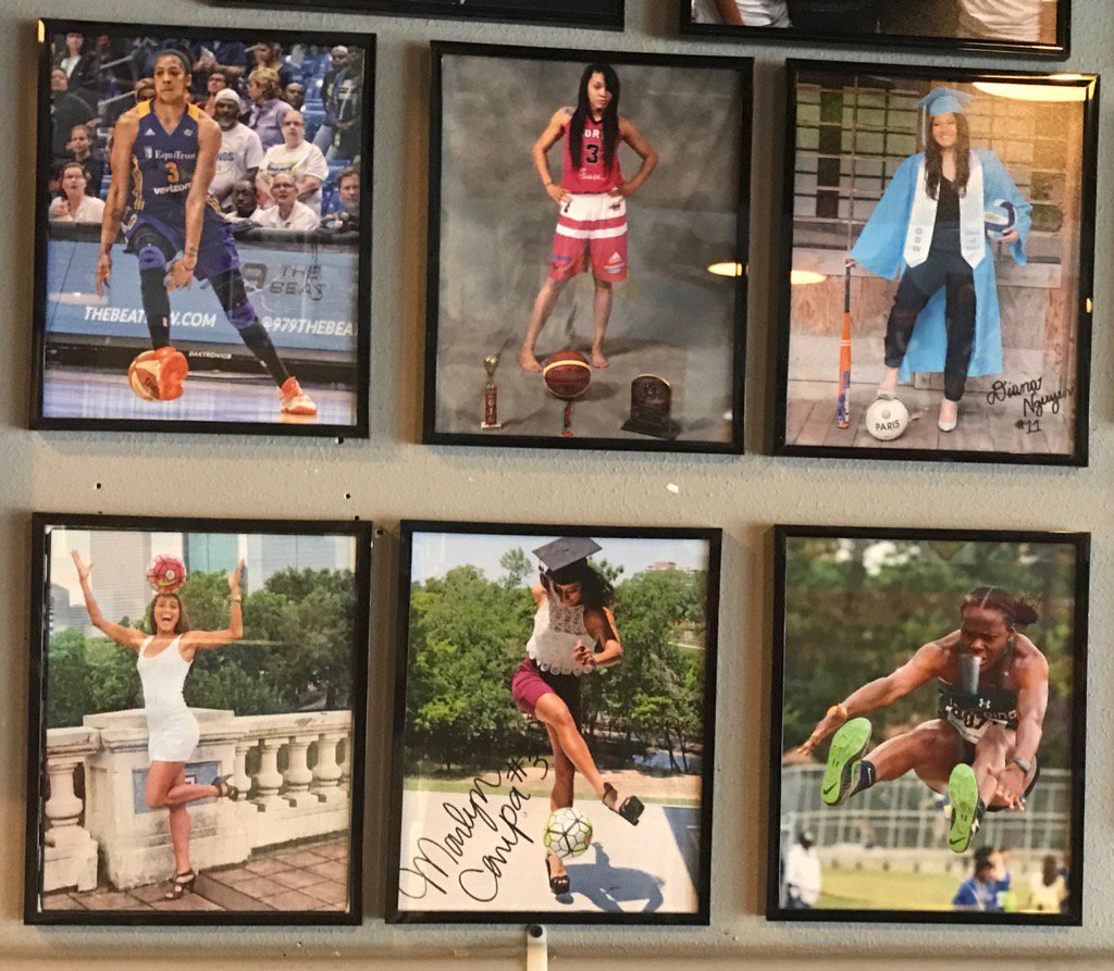 urbansportsblog's tweet photo. Just added @Candace_Parker and Diana Nguyen to my gallery @anabadasscampa3 &amp; @fahey_allison next @tjsarlingtontx https://t.co/oxzCwhQMiv
