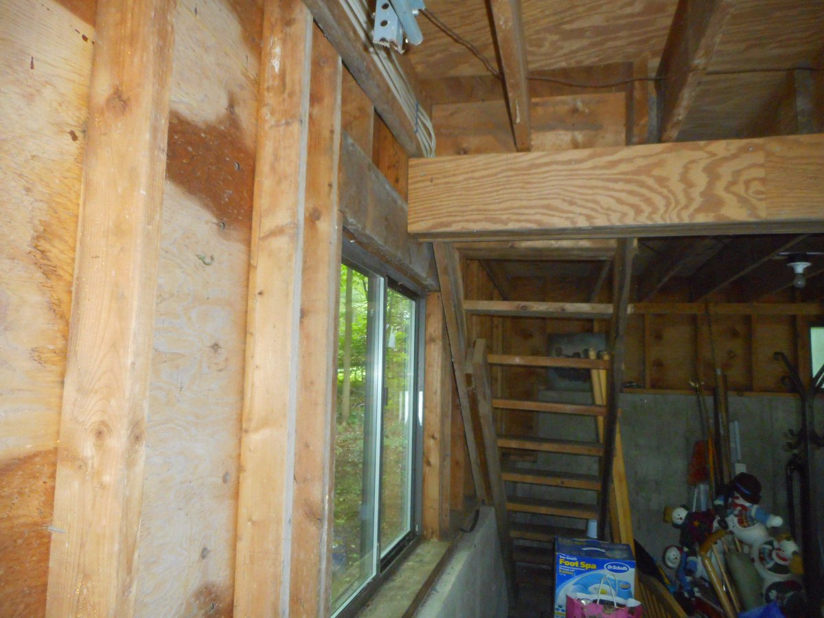 SchaeferInspect's tweet photo. We'll call this a NO SUPPORT beam! #homeinspectorhumor #inspectorhumor #homeinspection #HomeSafety #supportbeam #carryingbeam https://t.co/A3Nvpzenmq