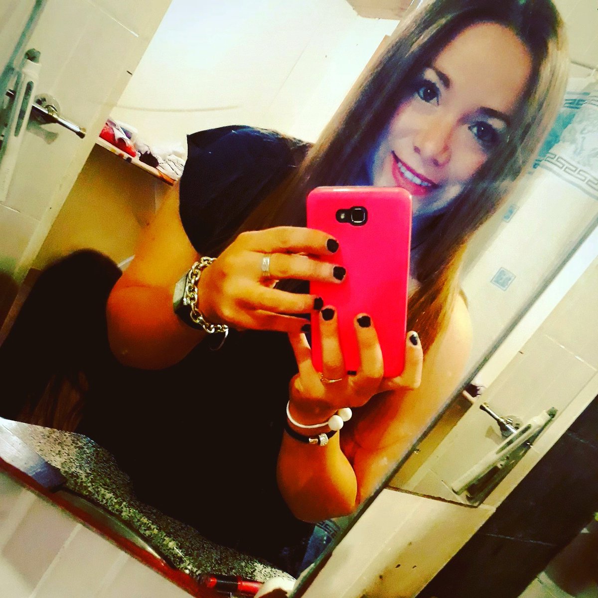EriPikas's tweet photo. #NuevaFotoDePerfil https://t.co/Jl6bbVHhsH