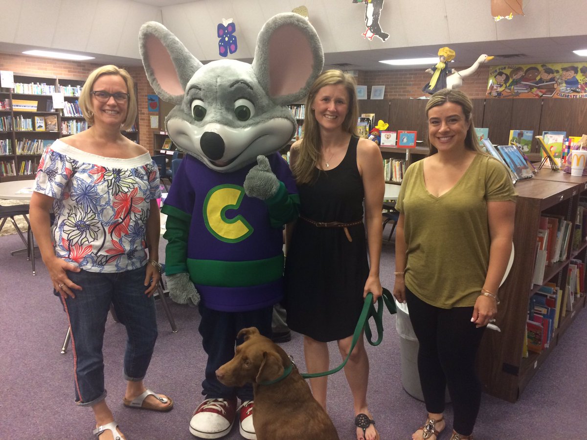 Thank you Lessenger teachers for joining us in our library this summer! <a href="/roadrunnersrule/">Lessenger Elementary</a> #WeAreLamphere